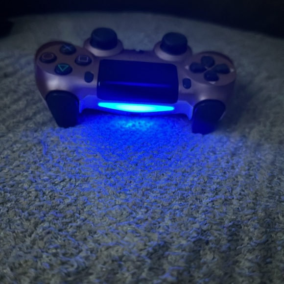 PS4 control for 30$ Apple Pay only - Picture 3 of 4